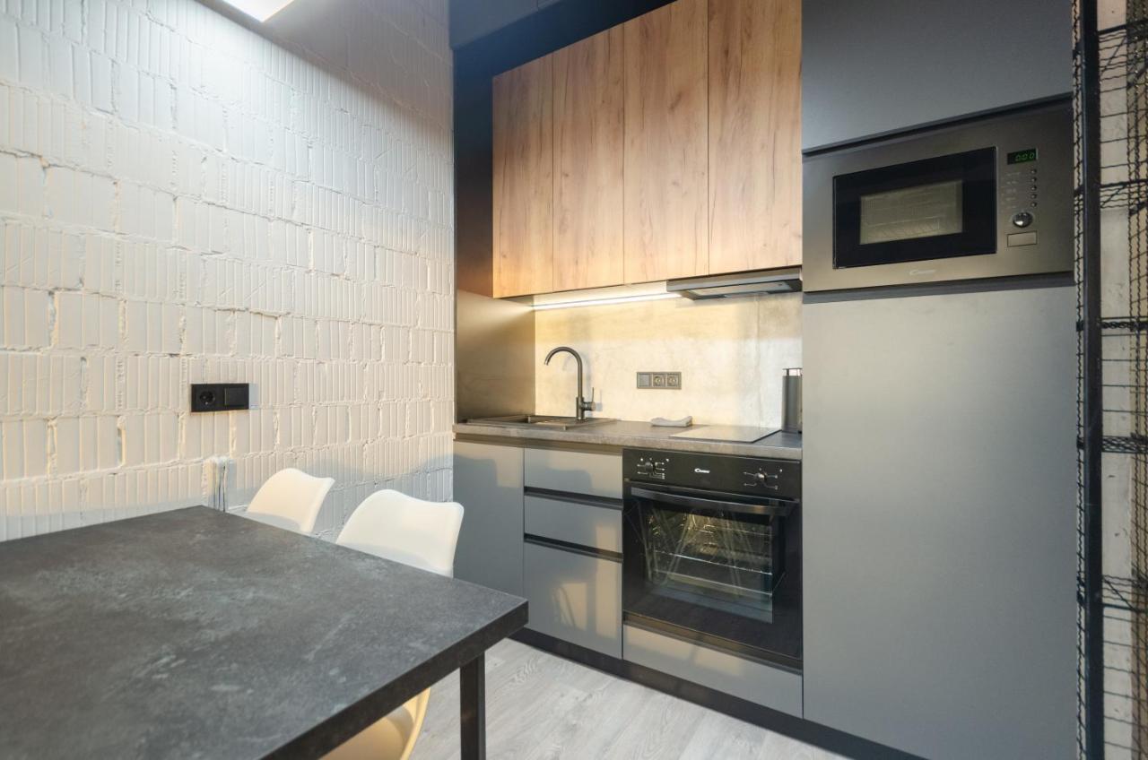 Petrovdom Apartments 12-131B In Rc "Yaroslaviv Grad", Bulvarno-Kudriavska 17B Киев Екстериор снимка