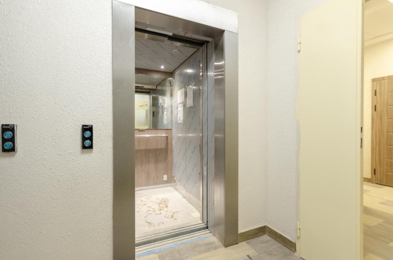 Petrovdom Apartments 12-131B In Rc "Yaroslaviv Grad", Bulvarno-Kudriavska 17B Киев Екстериор снимка