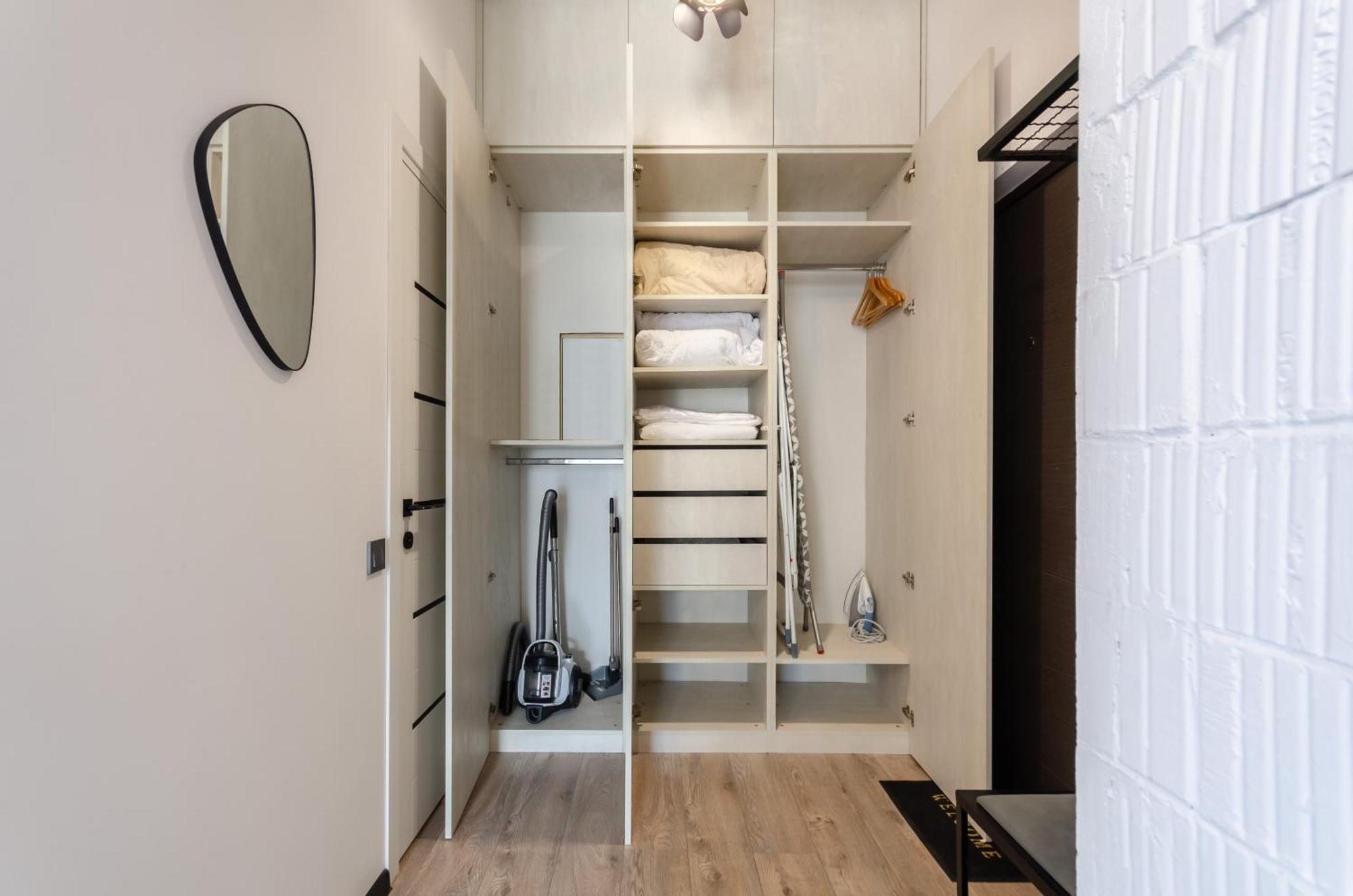 Petrovdom Apartments 12-131B In Rc "Yaroslaviv Grad", Bulvarno-Kudriavska 17B Киев Екстериор снимка